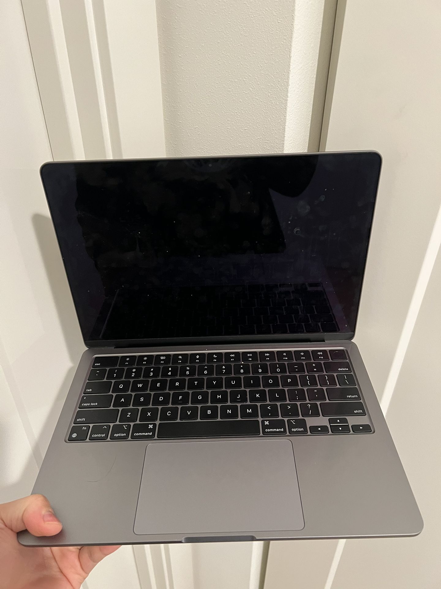LIKE NEW Macbook Pro 13 In