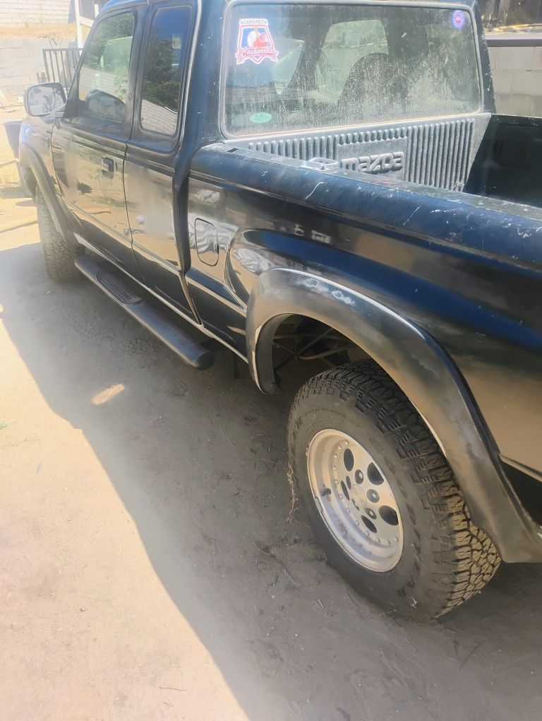 2002 Mazda Truck