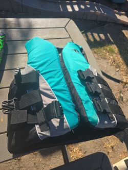 Hang ten  small medium life jacket