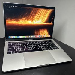MacBook Pro 💻 i7 - 16gb Ram - 512gb SSD