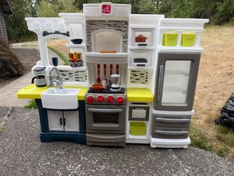 Step 2 play kitchen