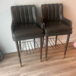 2 Bar Stools 