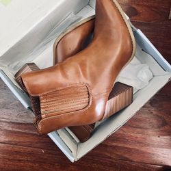Ankle boots