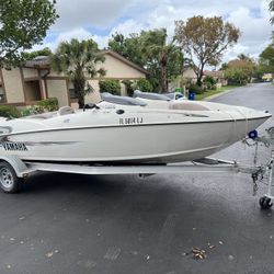 2000 20’ Yahama Jet Boat 