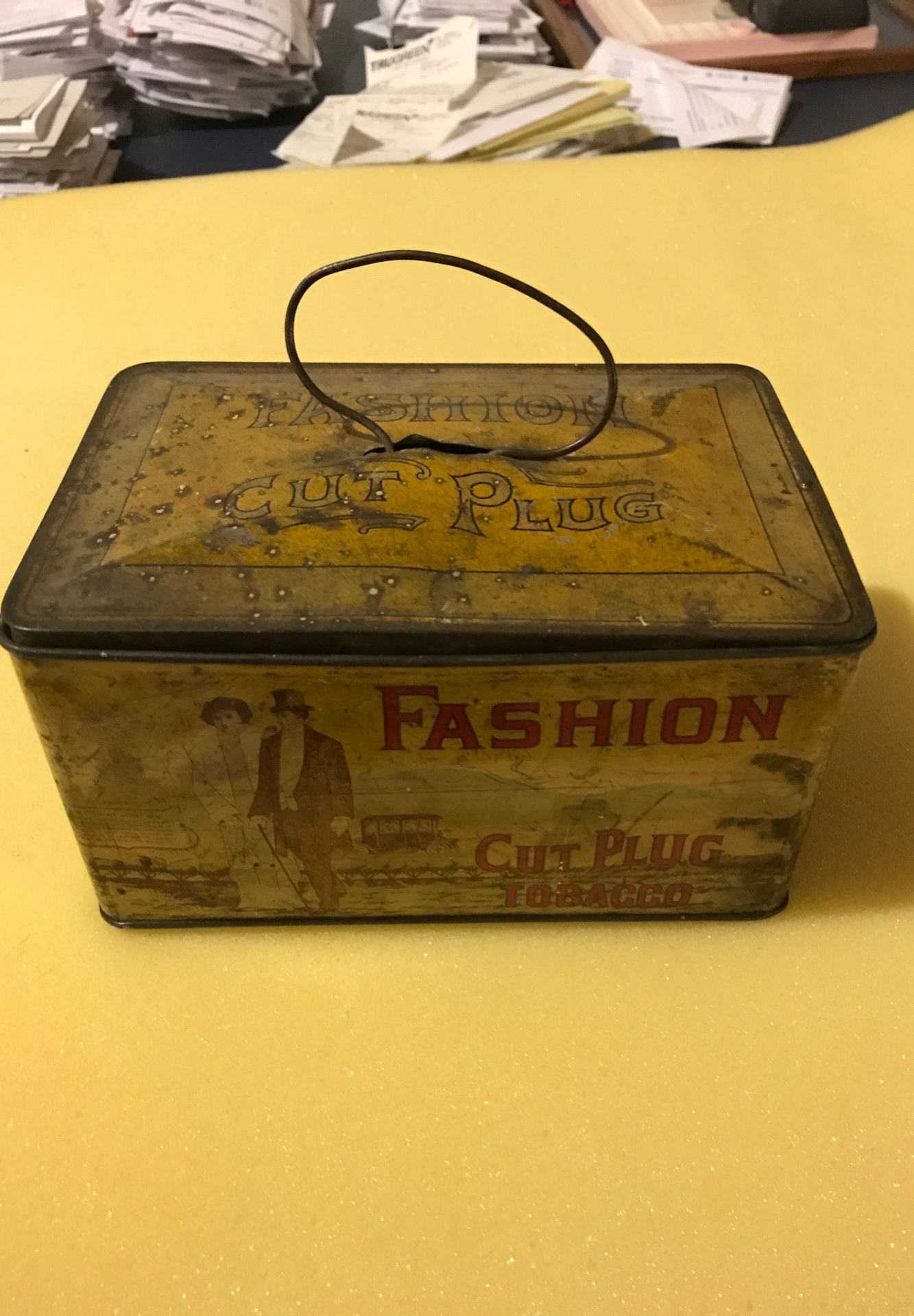 Fashion cut plug tobacco tin