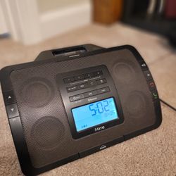 iHome iP47B