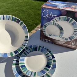 Dinnerware set 