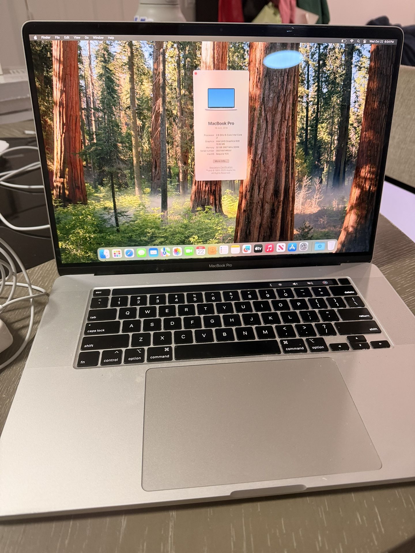 Macbook Pro i7 16 inch touchbar 32gb 