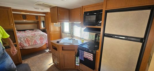 2005 Dutchman 26' Camper