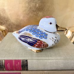 Vintage 5” W Porcelain Fishnet-Style 22K Gold Gilt Detail Duck Figurine