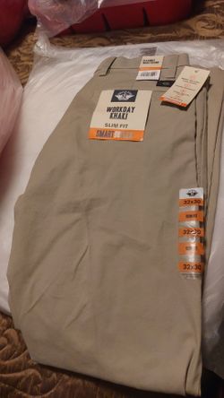 BRAND NEW DOCKERS KHAKI MENS PANTS 32X30