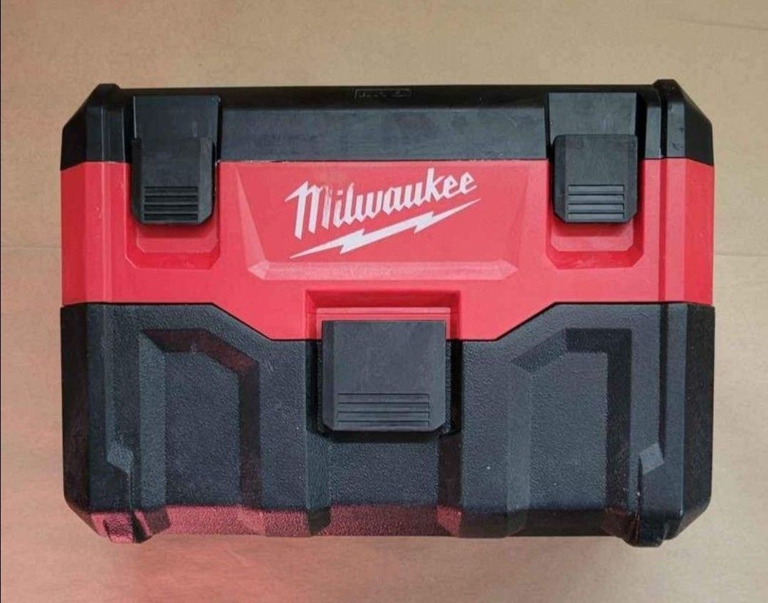 Milwaukee M18 Shop Vac