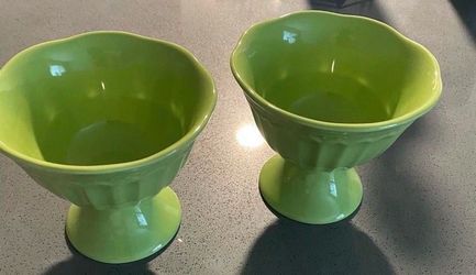 Bright green dessert bowls