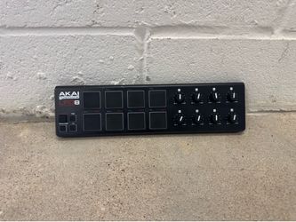 AKAI Professional LPD8 USB MIDI Pad Controller w/ USB Cable