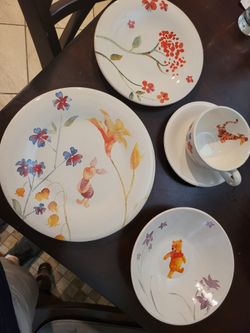 Dinnerware Set Winnie The Pooh Collection