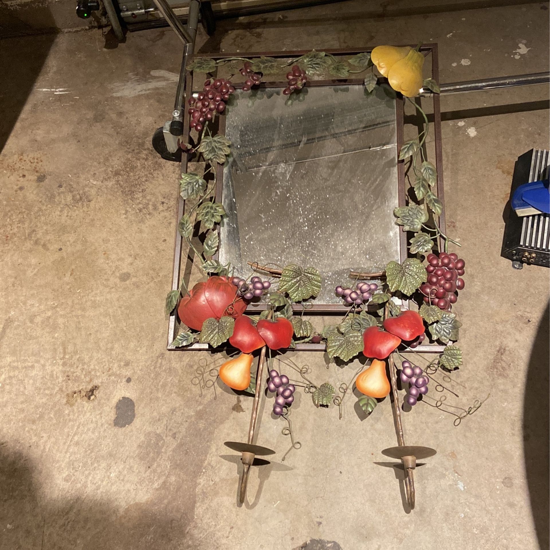 Cuadro De Frutas Con Los Sconces