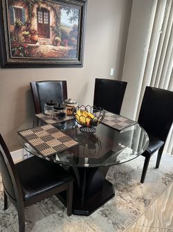 4 Chair Dinning Set