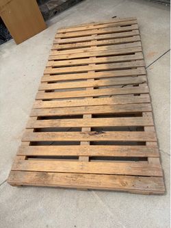 XL Pallet 8’ x 4’ - Free