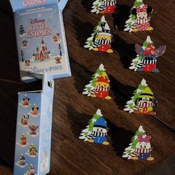 Disney Winter Gnomes Pin Set