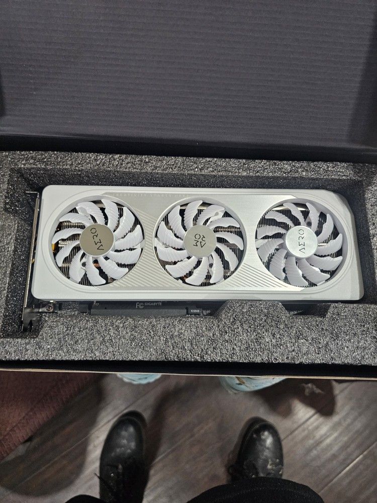 Gigabyte Aero 4060