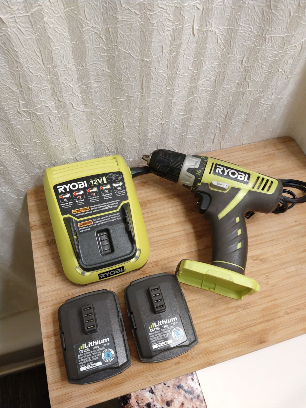 RYOBI 12v DRILL / 2 Lithium BATTERIES & CHARGER ★ EXCELLENT WORKING CONDITION
