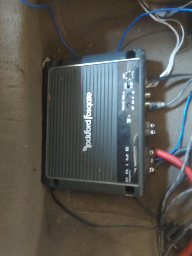Rockford Fosgate Amp And 2 Audiobahn 10 In. And Stinger Power Supply
