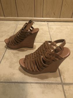 Women’s wedge sandals