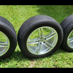Porsche Cayenne OEM Rims & Tires (19”) – Like New