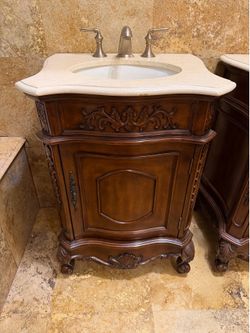 Matching solid wood furniture-style bathroom vanities