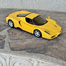 Mattel Hot Wheels Enzo Ferrari 1/18 Scale 2002 Yellow