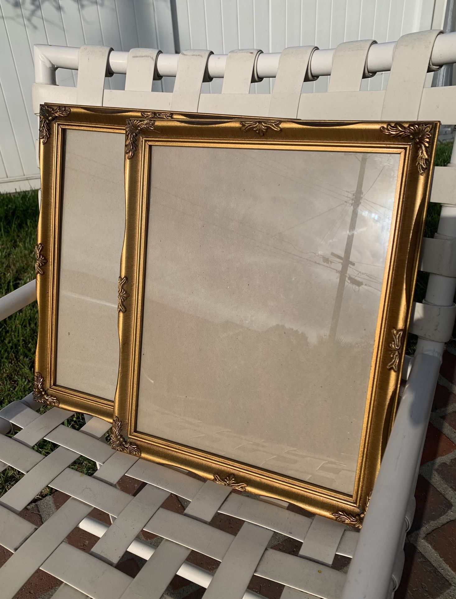 Vintage Gold Ornate Picture Frame w/Glass