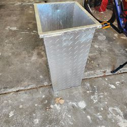 Aluminum Shop Diamond Plate Trash Can