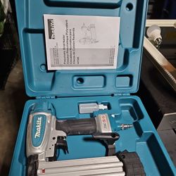 Makita AF506 Brad Nailer w/ Case – 18 Gauge Pneumatic Nail Gun