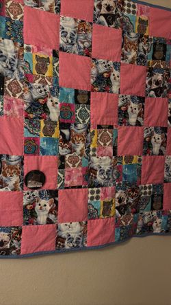 Cat quilt with small keychain thingy
