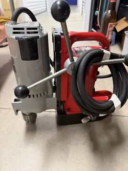 Milwaukee Magnetic Base Drill