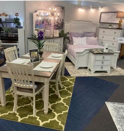 Brand new dinette set