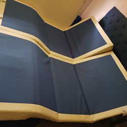 Reverie Adjustable Massager Split King Base/Mattresses 