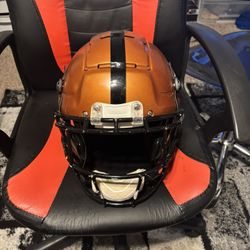 Schutt F7 helmet