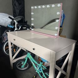 Vanity Like New 