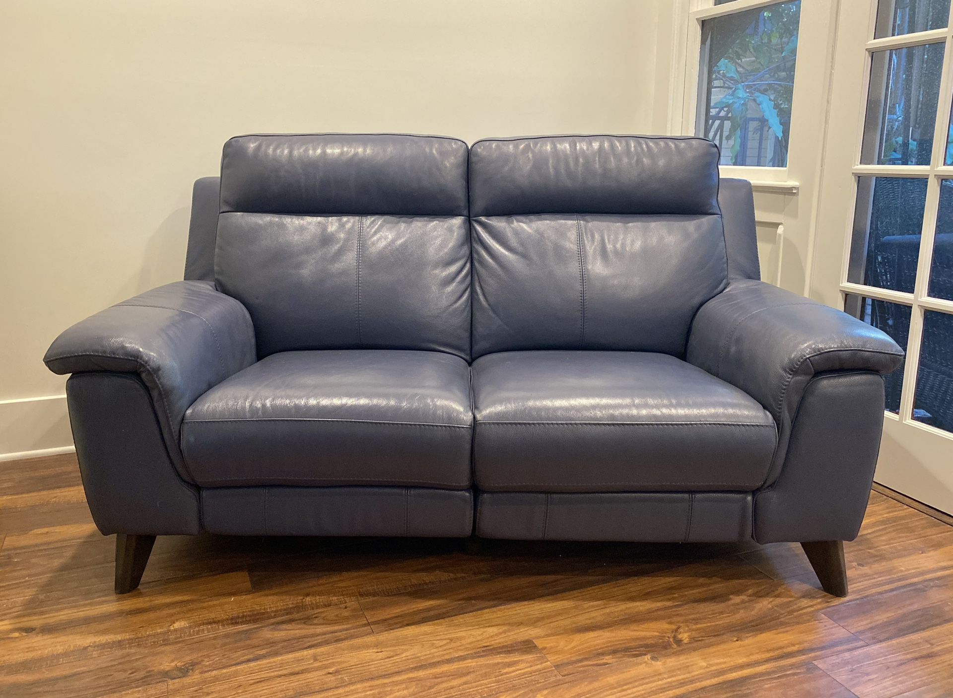 ✨ Moana Blue Leather Dual 70" Power Reclining Loveseat with USB – Like New! ✨