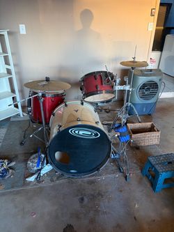 Drum Kit with Hardware and Drumsticks