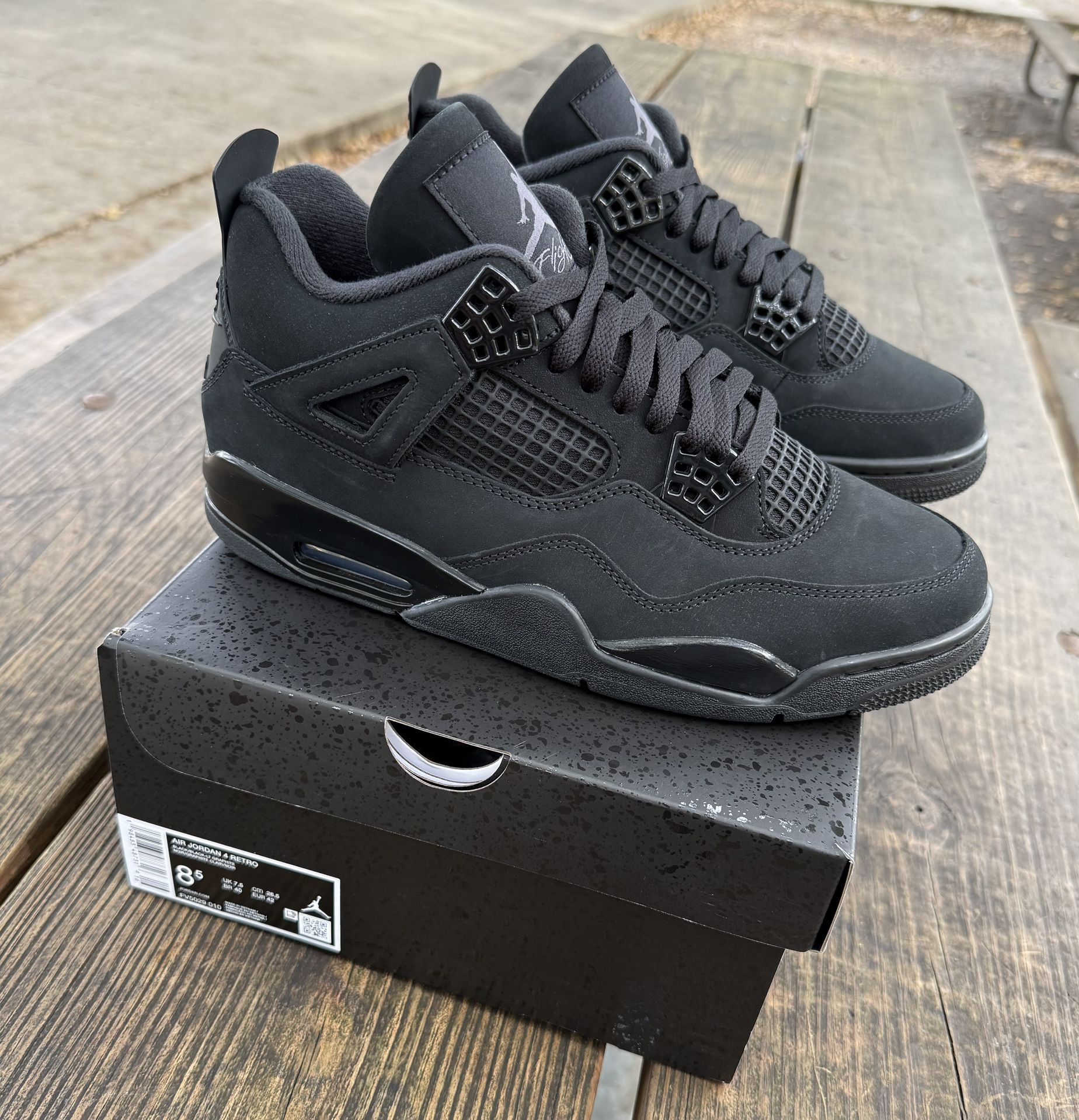 Air Jordan Retro 4 - Black Cats
