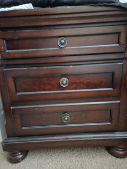 Porter 29' 3 drawer night table