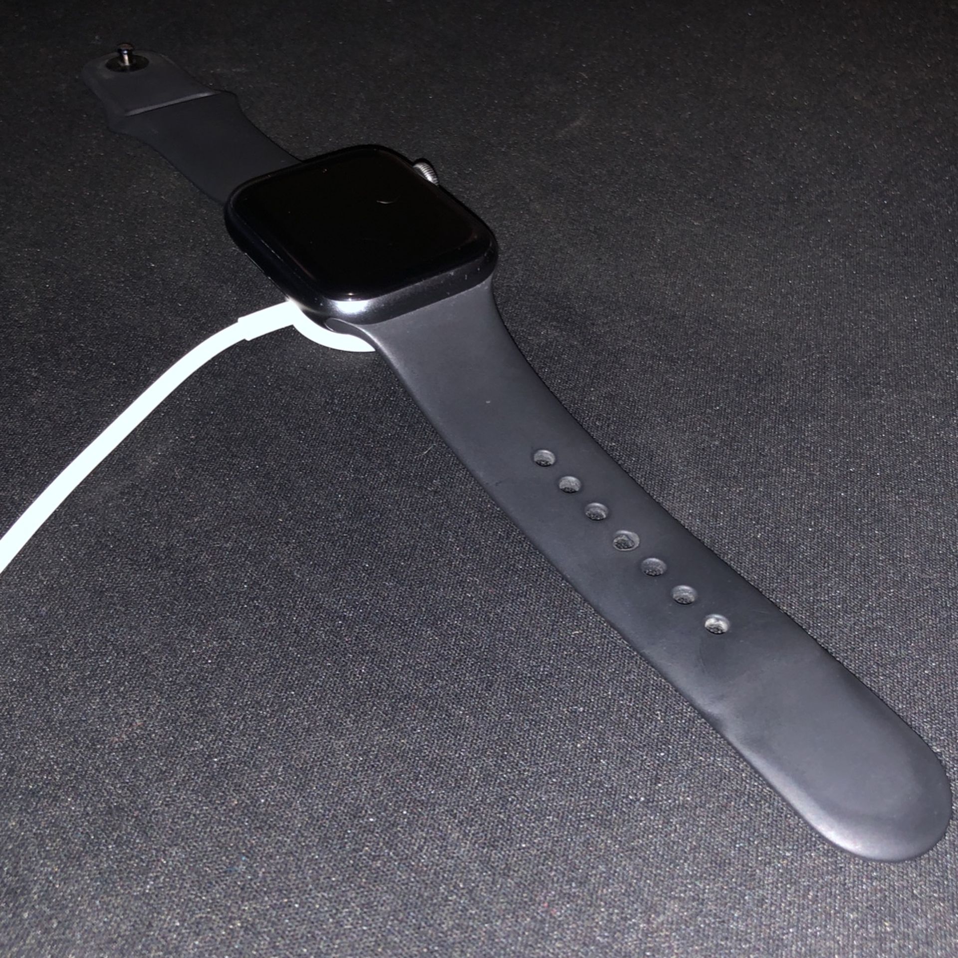 Apple Watch Series 4 - 44MM GPS & LTE