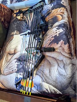Browning rage one compound bow and case