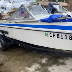 17 Foot Project Boat With Clean Trailer Hitch 