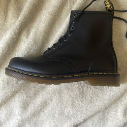 Dr. Martens 
