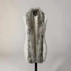 Sweater vest faux fur lining