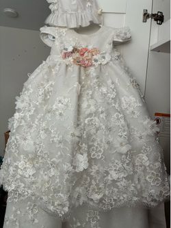 Hermoso ropon , vestido de bautizo para niña, talla para1 a2 años