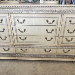 Bedroom Set - Two Dressers, Two Nightstands, QueenBed Frame & A Mirror